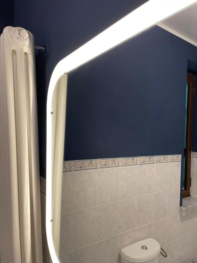 Accogliente Camera Singola Con Balcone A 500 Mt Dal Mare Marina Di Carrara Exterior photo